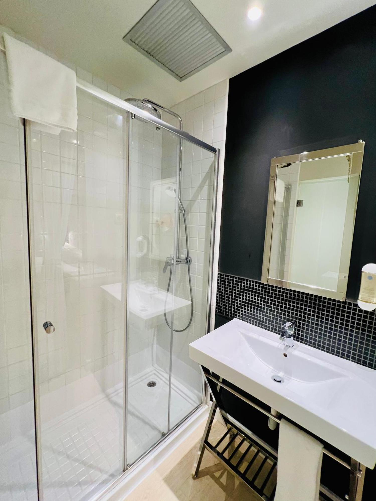 Urbansea Atocha 113 Hotel Madrid Kültér fotó